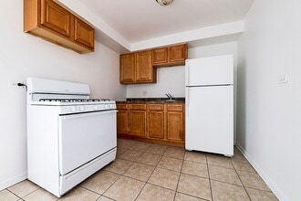 14138 S School St Riverdale, IL 60827 in Riverdale, IL - Building Photo - Building Photo