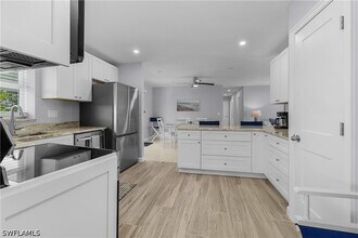 2 Fairview Blvd in Fort Myers Beach, FL - Building Photo - Building Photo