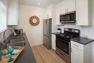 Pacific Apartment Homes at 3435 Artesia in Torrance, CA - Foto de edificio - Building Photo