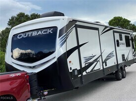 380 Mahogany Ct in La Belle, FL - Building Photo