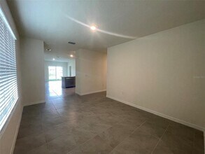 8434 Hardy Bay Lp in Wesley Chapel, FL - Foto de edificio - Building Photo