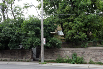 1639 Bathurst St in Toronto, ON - Building Photo - Building Photo