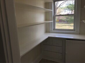 51-53 Wyman St, Unit 2 in Waban, MA - Foto de edificio - Building Photo