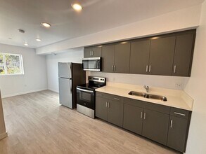 7518 S. Hoover St. in Los Angeles, CA - Building Photo - Building Photo