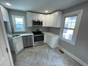 34 Darby Rd in Paoli, PA - Building Photo - Building Photo