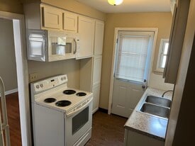 1023 E Weber Rd in Columbus, OH - Building Photo