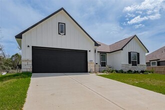 26553 Doe Ln in Hempstead, TX - Building Photo - Building Photo