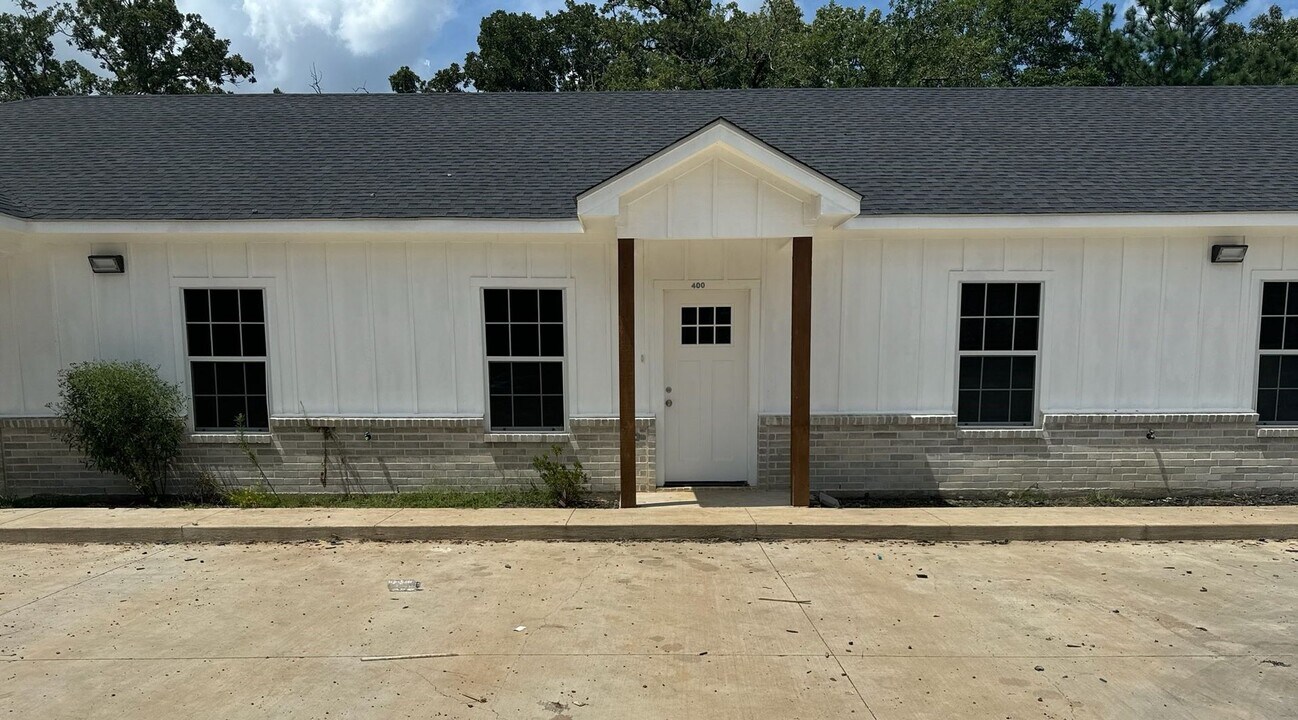 11682 State Hwy 64 in Tyler, TX - Building Photo