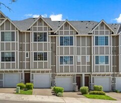 13102 SW Aubergine Ter in Sherwood, OR - Building Photo