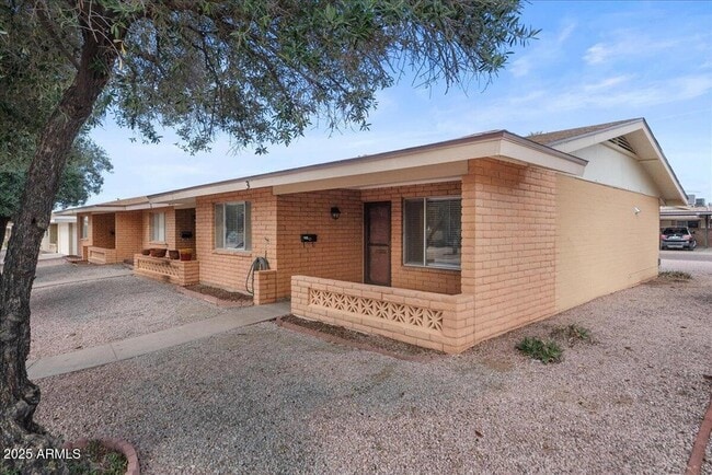 6438 E Butte St, Unit 3 in Mesa, AZ - Foto de edificio - Building Photo