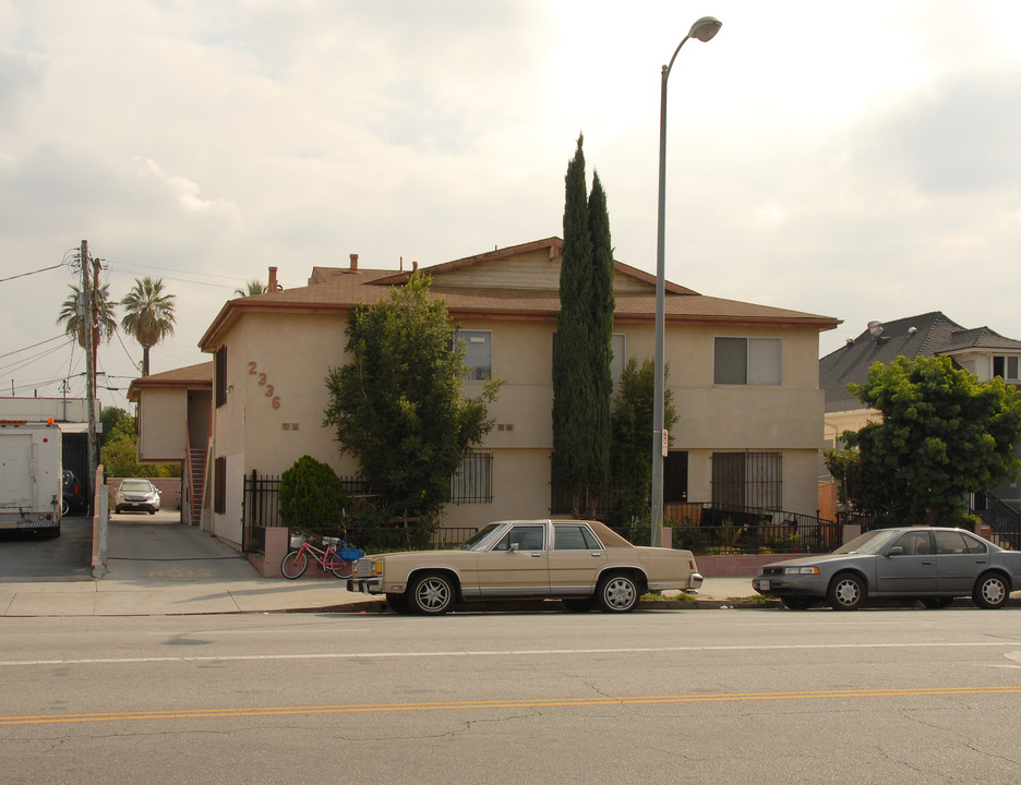 2336 Griffin Ave in Los Angeles, CA - Building Photo