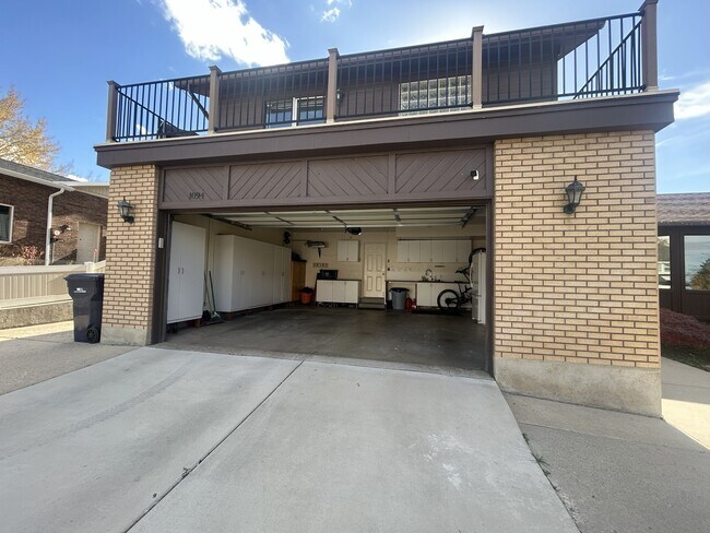 1094 Gravel Hills Dr in Sandy, UT - Building Photo - Building Photo