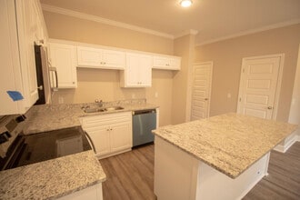 1596 Maine St in Statesboro, GA - Building Photo - Building Photo