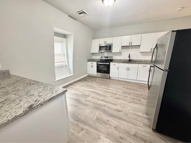 31 Channing St, Unit F in Worcester, MA - Building Photo - Building Photo