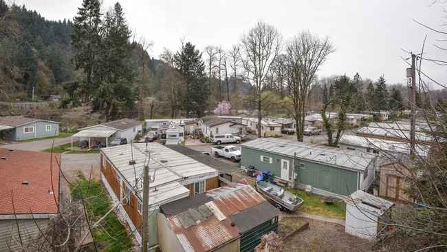 Carver Mobile Home Park in Clackamas, OR - Foto de edificio - Building Photo