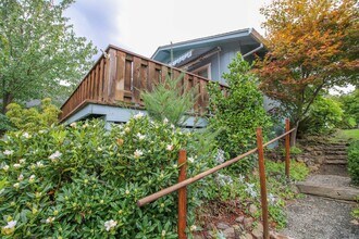 325 Gold Terrace in Jacksonville, OR - Building Photo - Building Photo