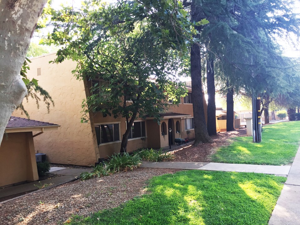 Mary Ann Gardens in Redding, CA - Building Photo