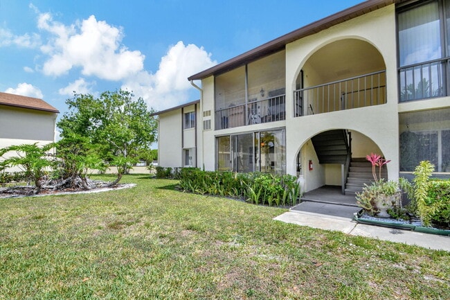 3531 Tall Pine Way in Greenacres, FL - Building Photo - Building Photo