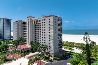 Crescent Beach Condo in Marco Island, FL - Foto de edificio - Building Photo