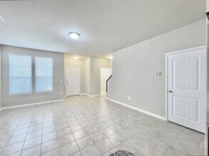 415 Crater Lake Dr, Unit 2208 in Pflugerville, TX - Building Photo - Building Photo