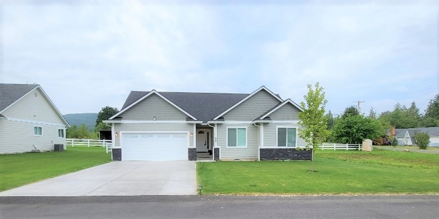 56 Tyce Ln in Mossyrock, WA - Building Photo