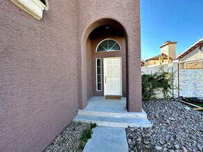 1645 Autumn Rust Dr in Las Vegas, NV - Building Photo - Building Photo