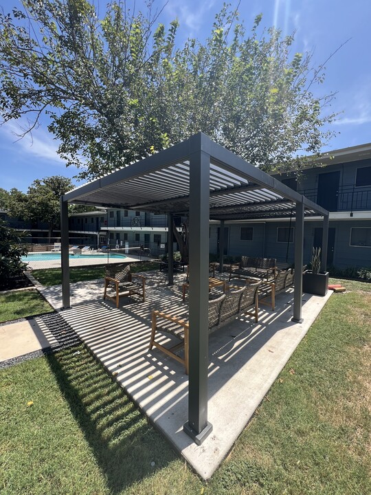 Fountain Terrace Apartments in Austin, TX - Building Photo