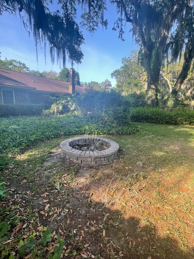 5 Hanging Moss Rd in Savannah, GA - Building Photo - Building Photo