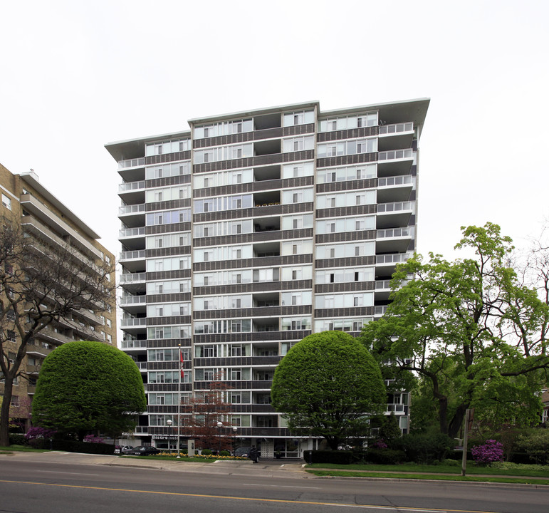 Kenair Apartments in Toronto, ON - Building Photo