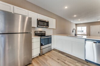 4424 N Sandplum St in Wichita, KS - Building Photo - Building Photo