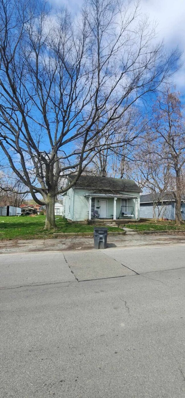 1623 N Illinois Ave in Connersville, IN - Building Photo - Building Photo
