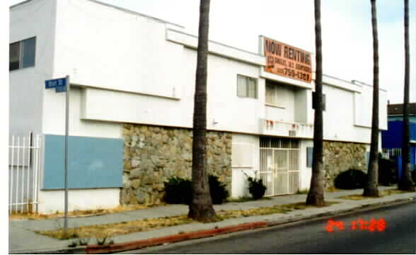 8100 S Western Ave in Los Angeles, CA - Building Photo