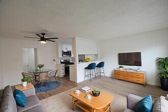 14142 Victory Blvd in Los Angeles, CA - Building Photo - Building Photo