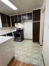 6325 Seyferth Way in Sacramento, CA - Building Photo - Building Photo