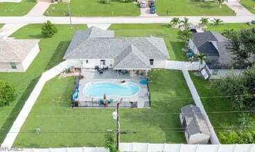 626 SW 25th Terrace in Cape Coral, FL - Building Photo - Building Photo