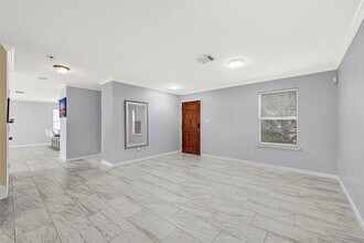 15230 Weeping Cedar Ln in Houston, TX - Foto de edificio - Building Photo