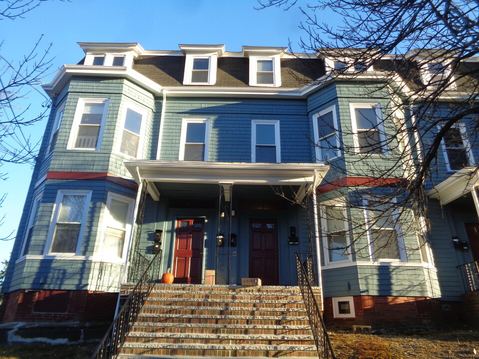 9 Bond St, Unit 1 in Somerville, MA - Building Photo