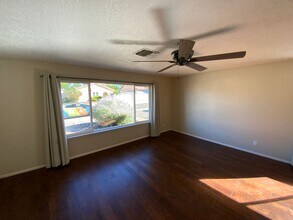 12100 Summer Ave NE in Albuquerque, NM - Building Photo - Building Photo