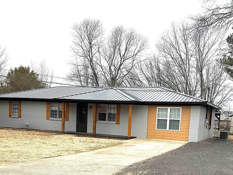 109 Tanna Hill St in Albertville, AL - Building Photo