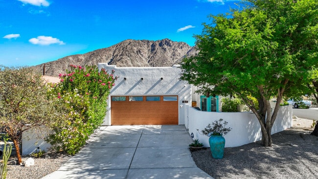 53980 Avenida Mendoza in La Quinta, CA - Building Photo - Building Photo