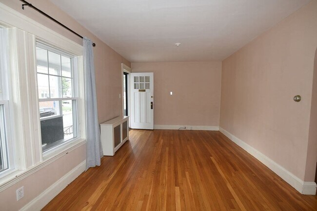 75 Linwood St in Medford, MA - Building Photo - Building Photo