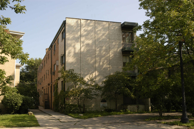 2151 Ridge Ave in Evanston, IL - Building Photo - Building Photo