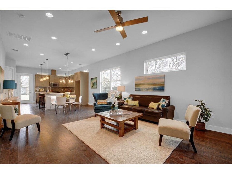 7104 Blessing Ave in Austin, TX - Building Photo