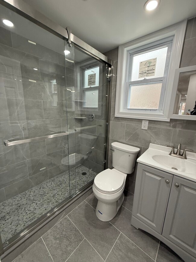 8942 202nd St in Hollis, NY - Building Photo - Building Photo