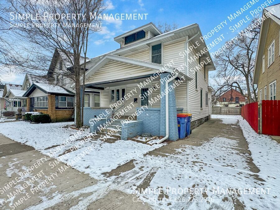 1227 Prospect Ave SE in Grand Rapids, MI - Building Photo