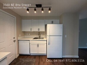 3560 NE 8th St in Gresham, OR - Building Photo - Building Photo