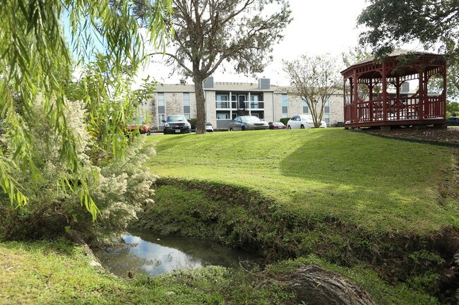 Silver Creek in San Antonio, TX - Building Photo - Building Photo