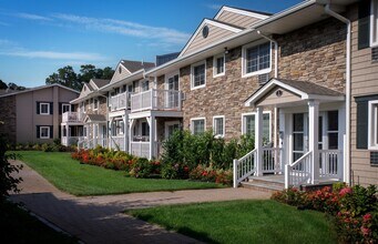 4 Williams Blvd in Lake Grove, NY - Building Photo - Building Photo