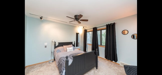 property at 2118 Pauline Blvd