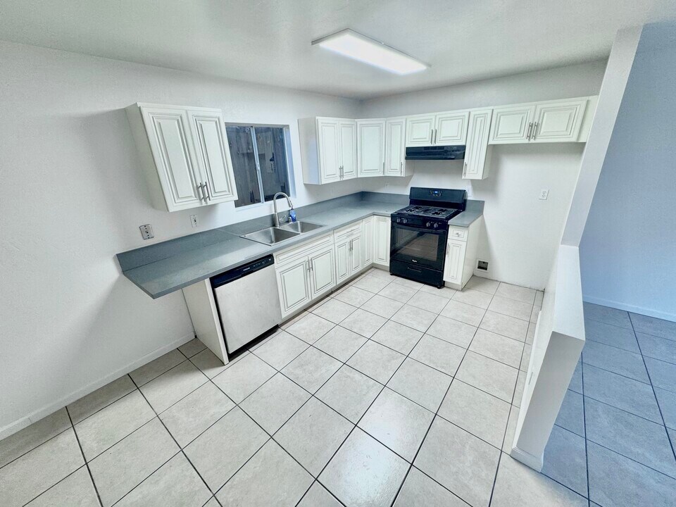 7309 Central Ave, Unit D in Lemon Grove, CA - Building Photo